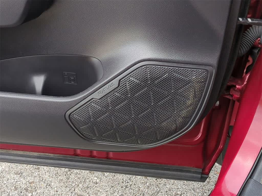 Thumbnail: 2020 Toyota RAV4 - 30