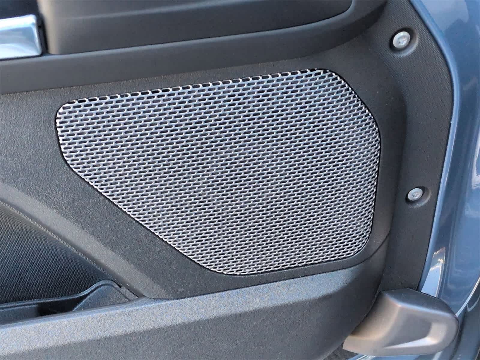 Thumbnail: 2020 Land Rover Defender - 32