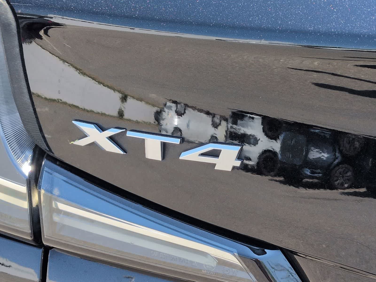 Thumbnail: 2023 Cadillac XT4 - 13