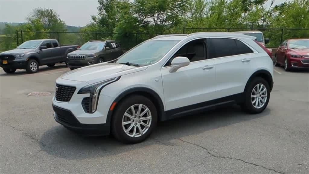 Thumbnail: 2019 Cadillac XT4 - 4