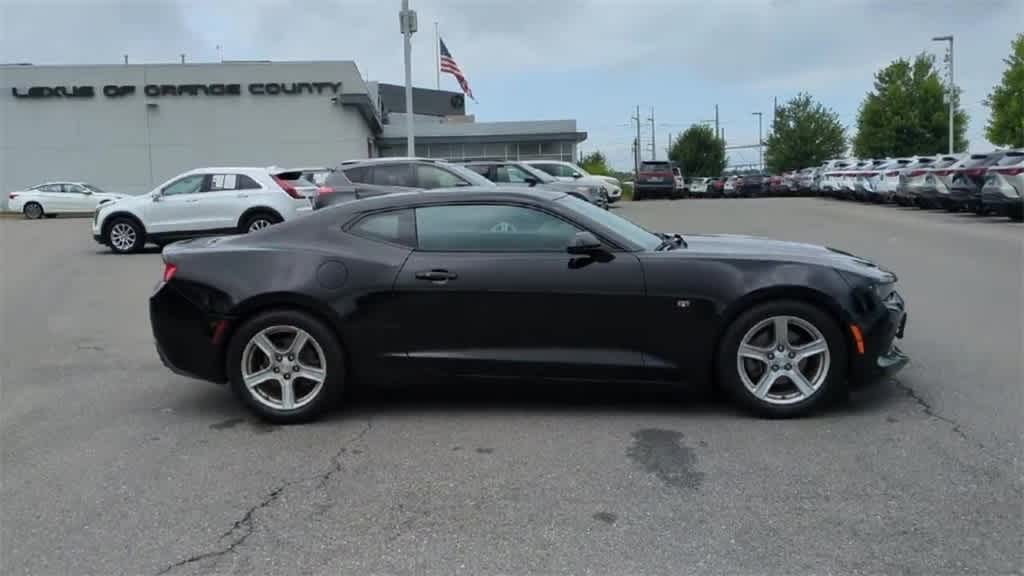 Thumbnail: 2017 Chevrolet Camaro - 9