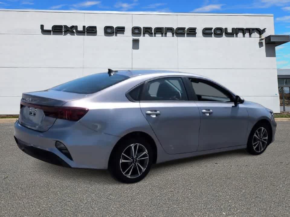 Thumbnail: 2023 Kia Forte - 8