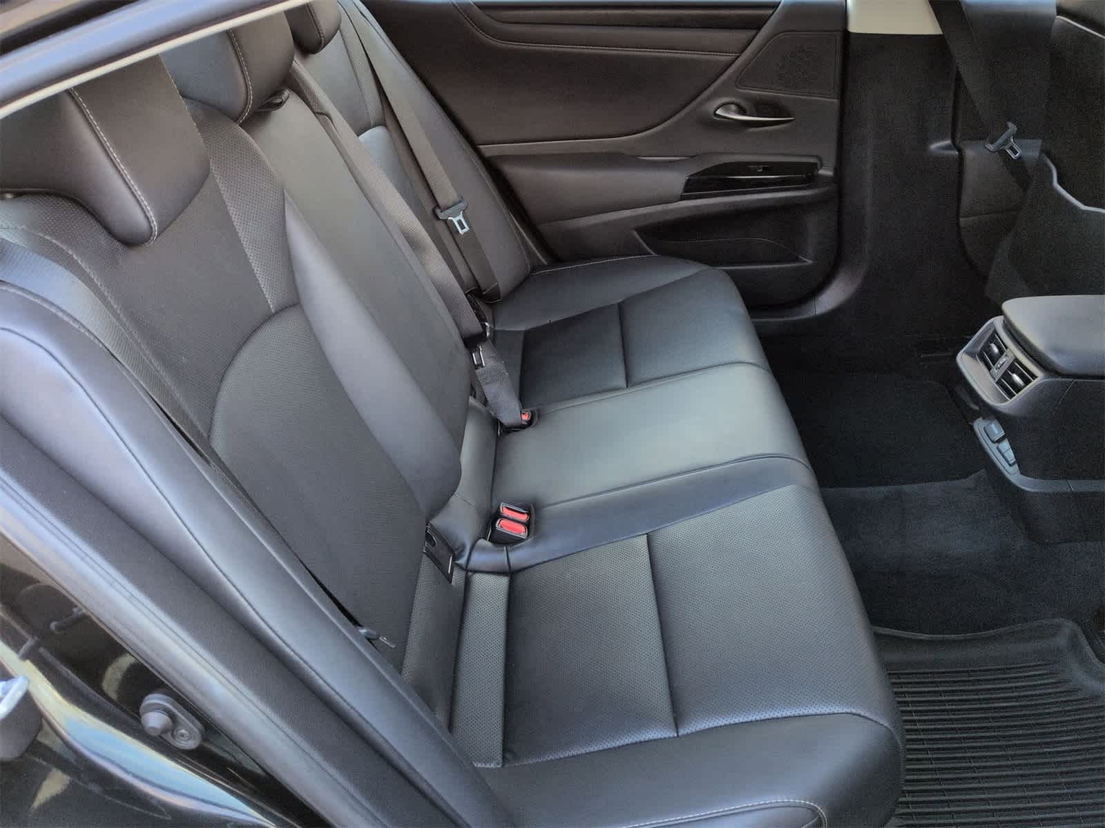 Thumbnail: 2023 Lexus ES - 22