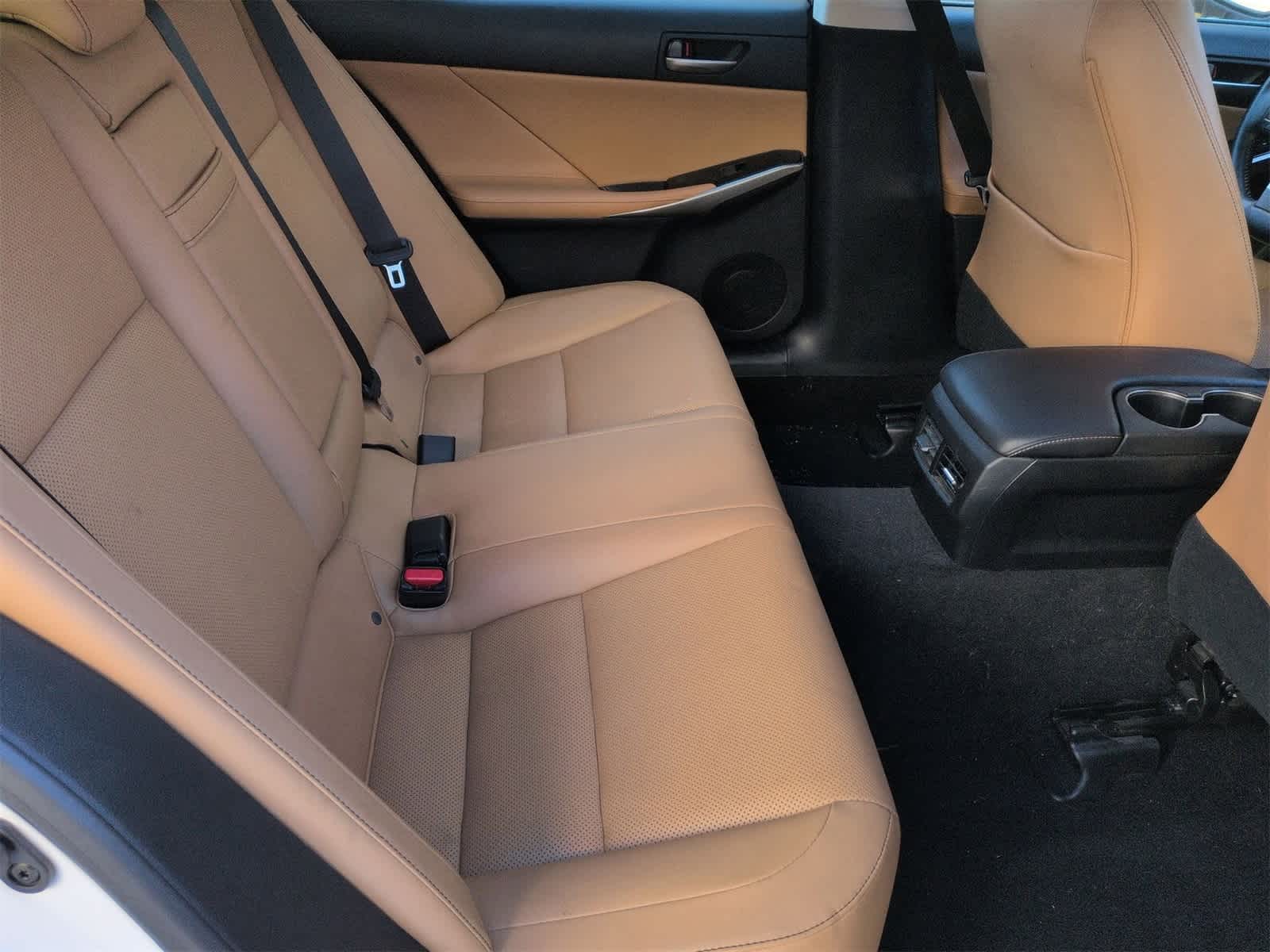 Thumbnail: 2017 Lexus IS - 22