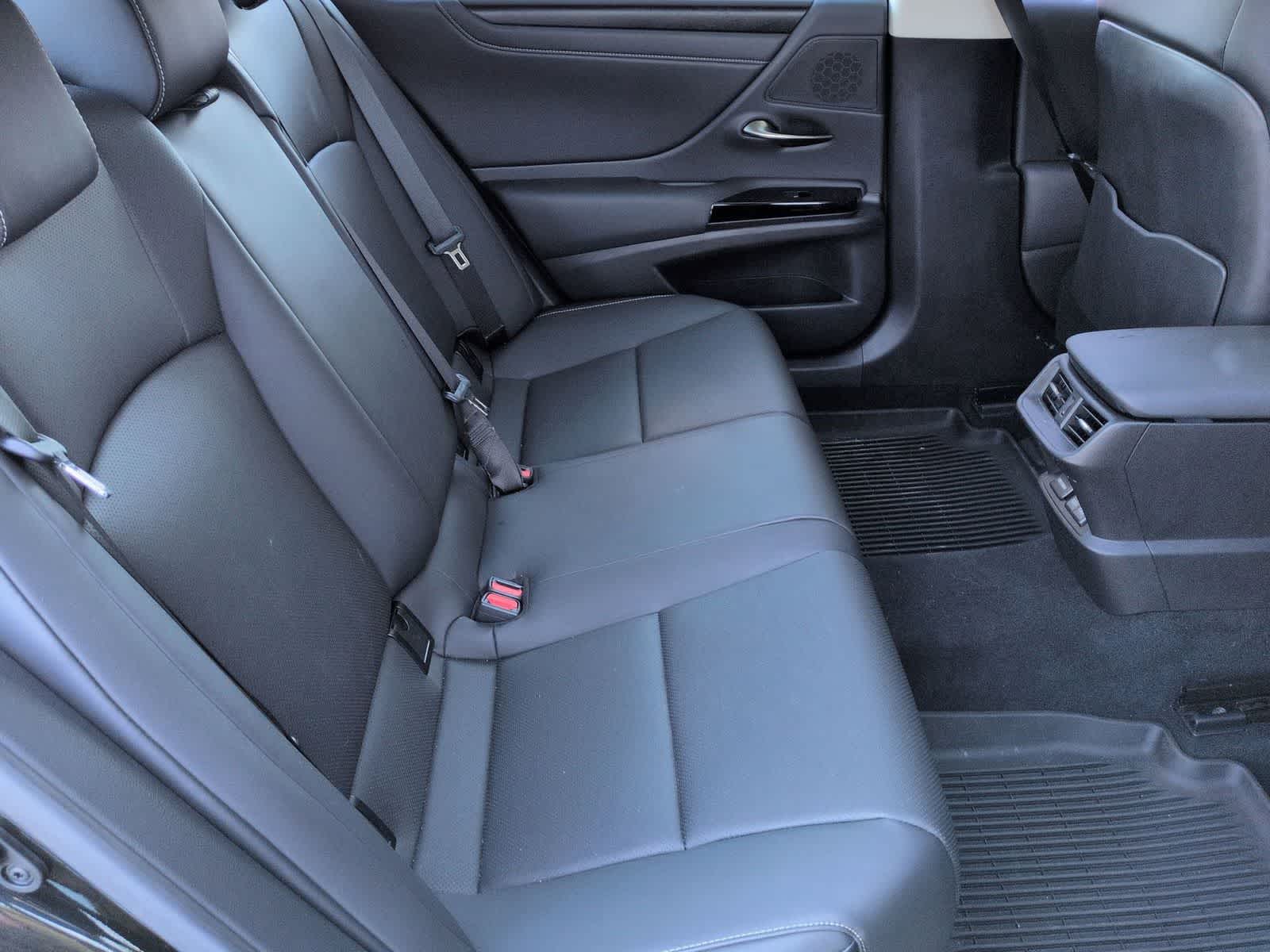 Thumbnail: 2025 Lexus ES - 22