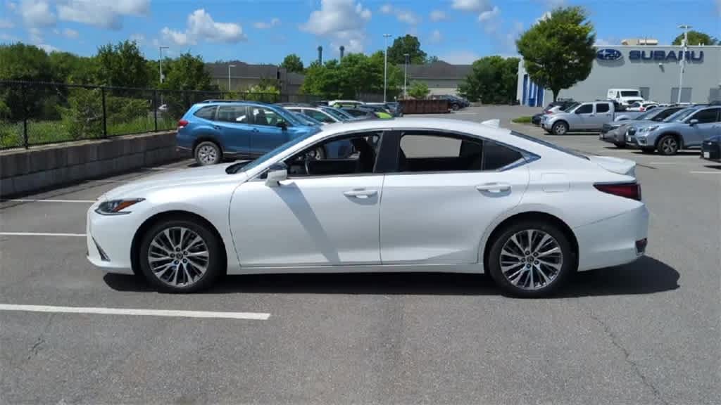 Thumbnail: 2021 Lexus ES - 5