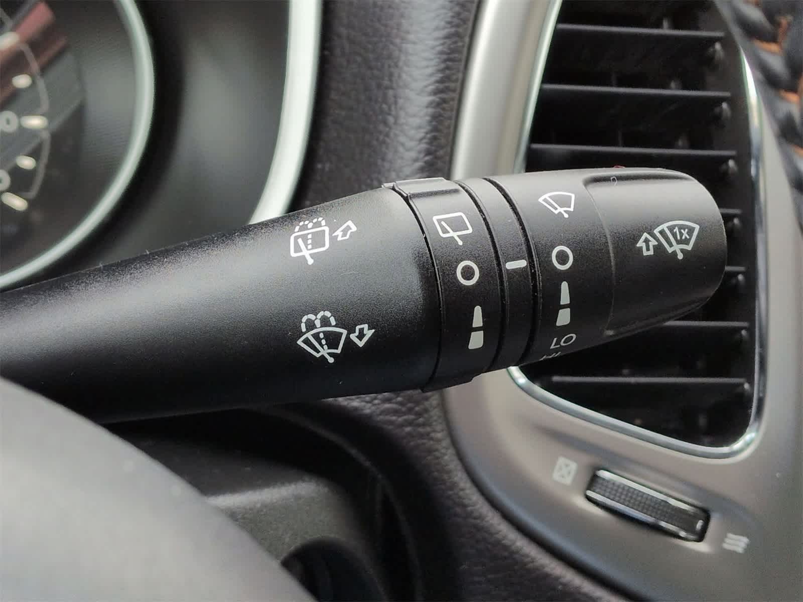 Thumbnail: 2018 Jeep Compass - 26