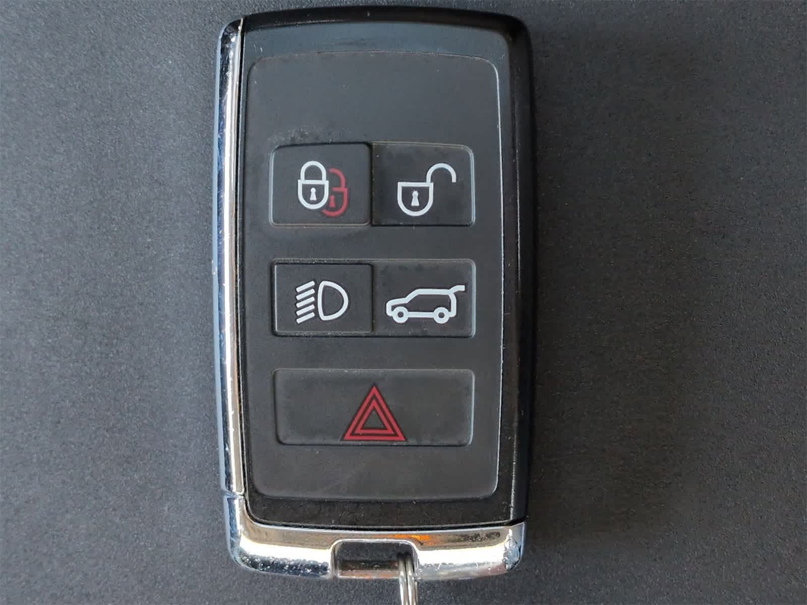 Thumbnail: 2020 Land Rover Defender - 37