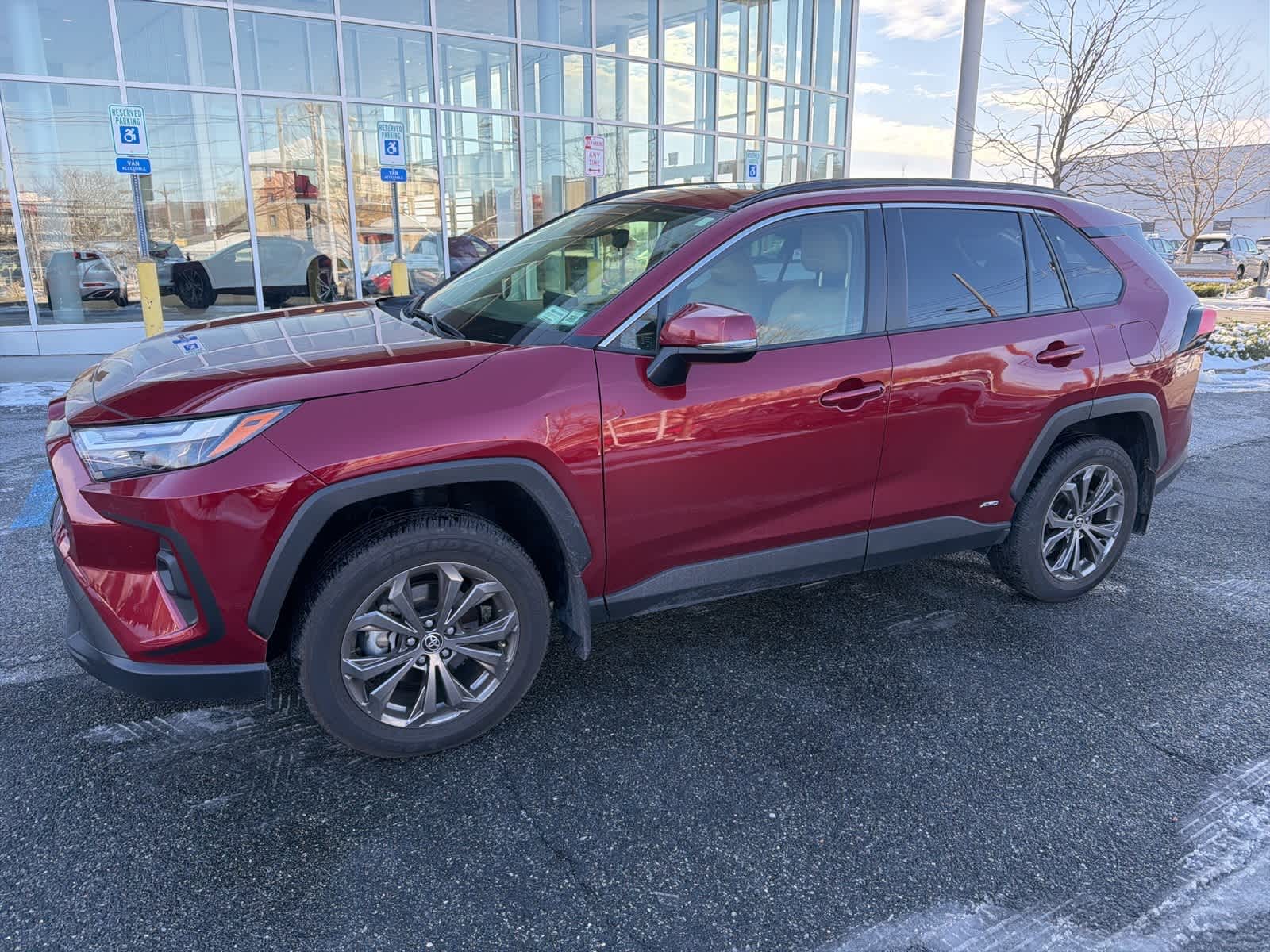 Thumbnail: 2022 Toyota RAV4 - 3