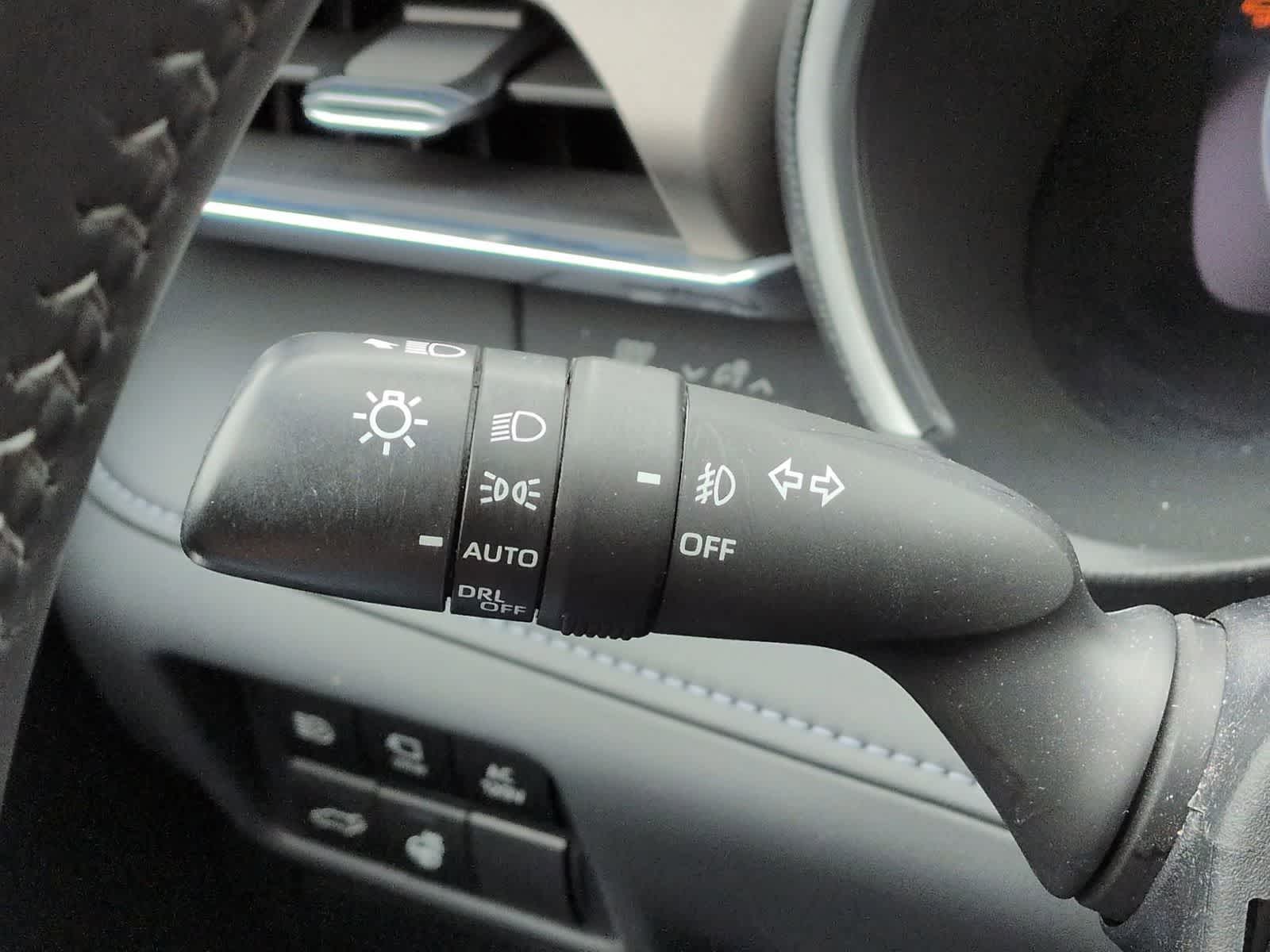 Thumbnail: 2023 Toyota Highlander - 29