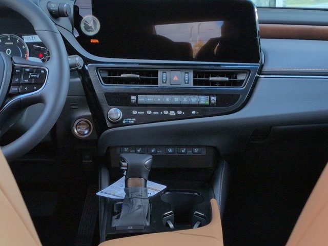 Thumbnail: 2025 Lexus ES - 30