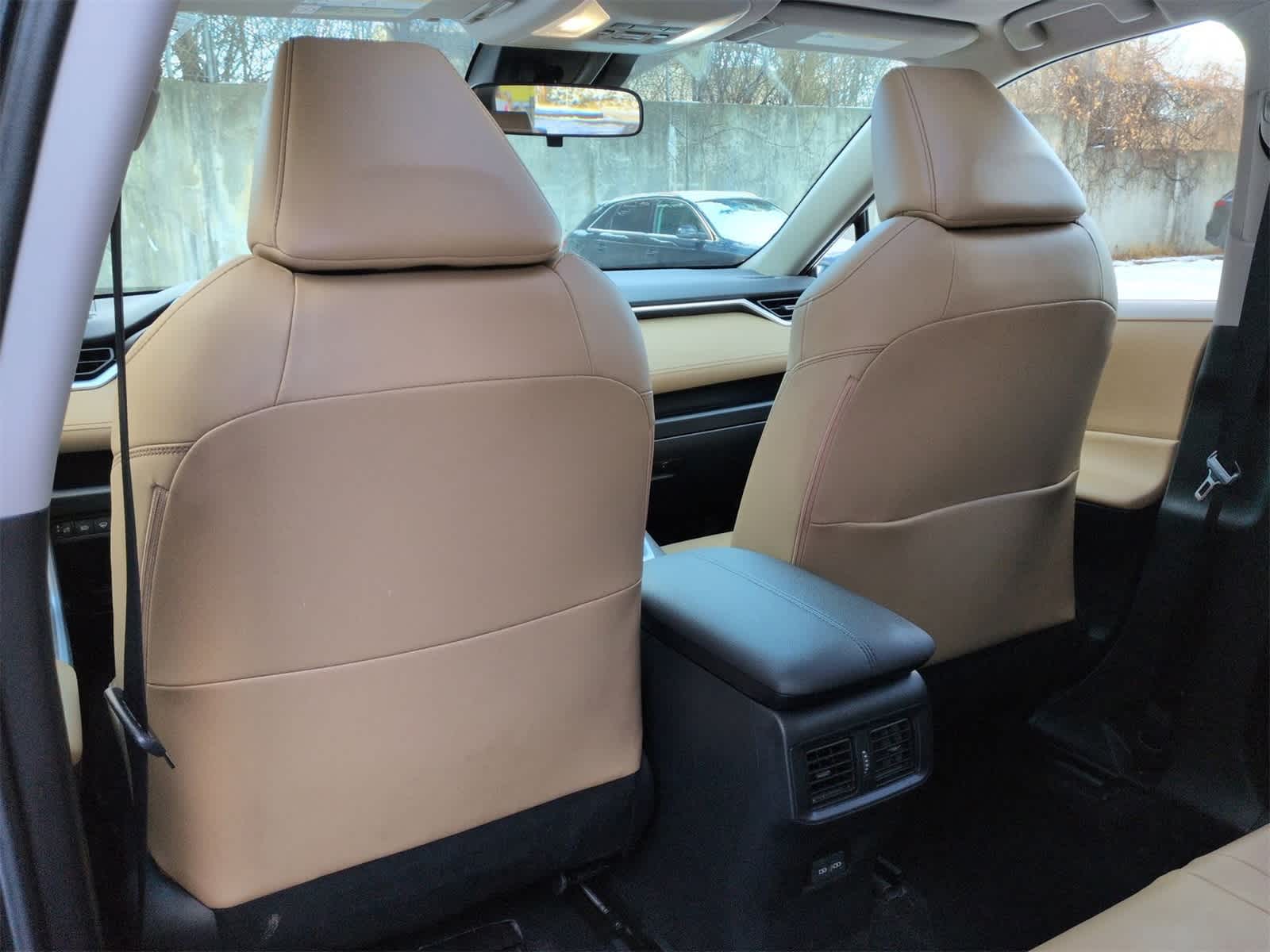 Thumbnail: 2022 Toyota RAV4 - 19