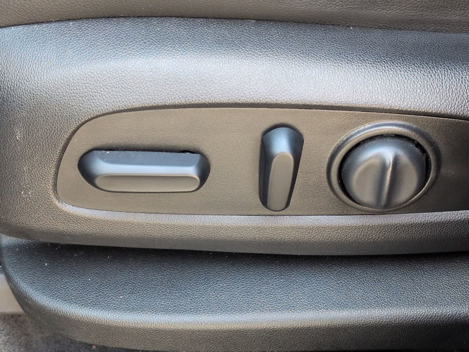 Thumbnail: 2020 Chevrolet Traverse - 18