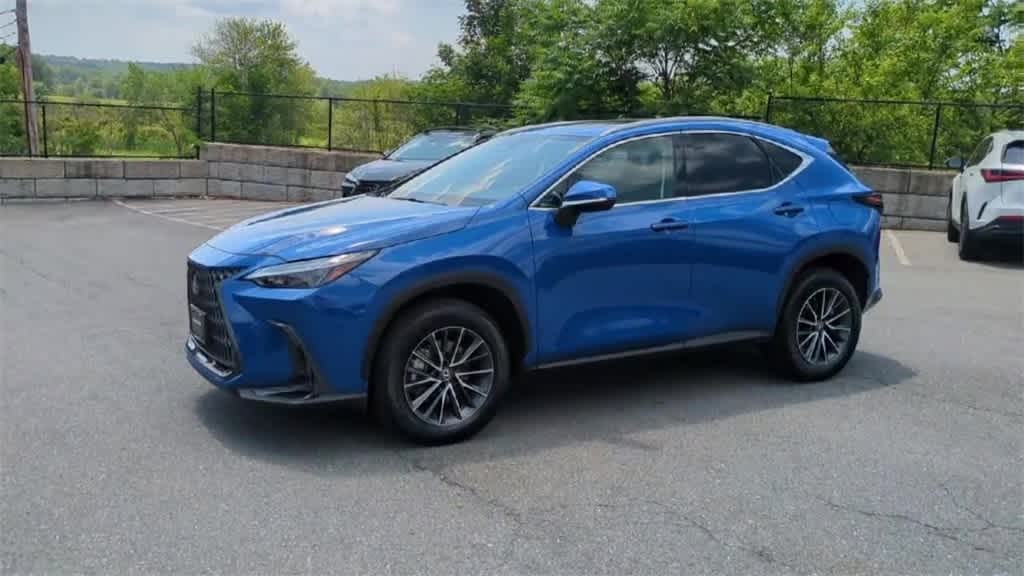 2022 Lexus NX 350h photo 4