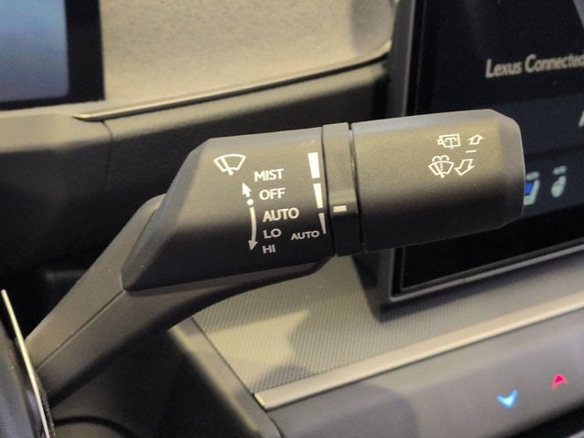 2026 Lexus ES BEV 500e Premium AWD - Photo 19
