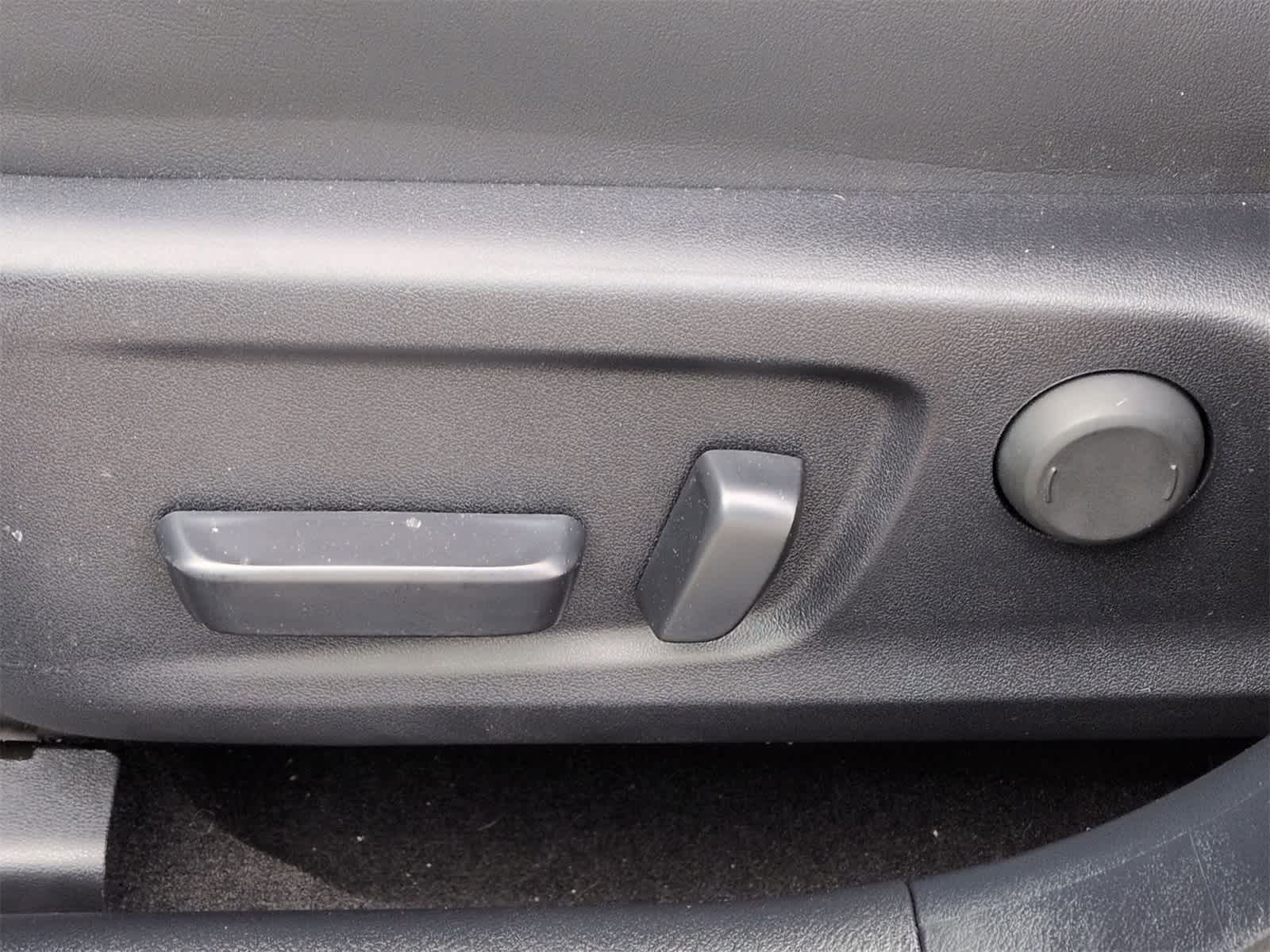 Thumbnail: 2025 Lexus IS - 18