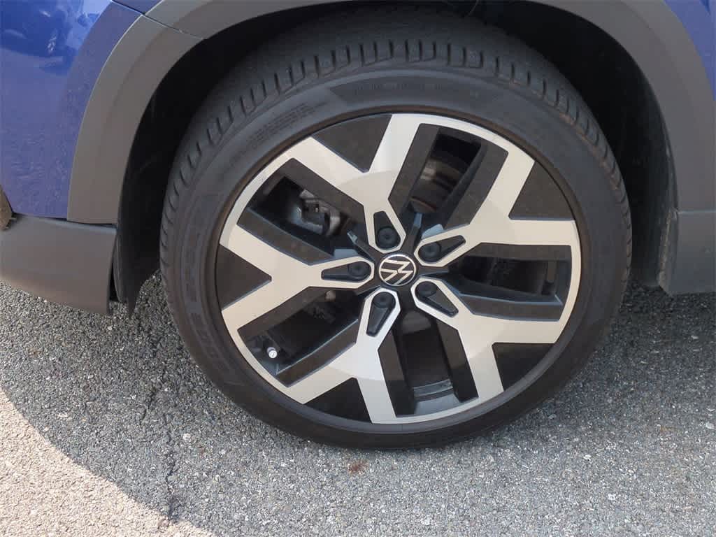 Thumbnail: 2022 Volkswagen Taos - 14
