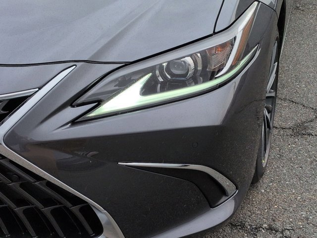 Thumbnail: 2025 Lexus ES - 11
