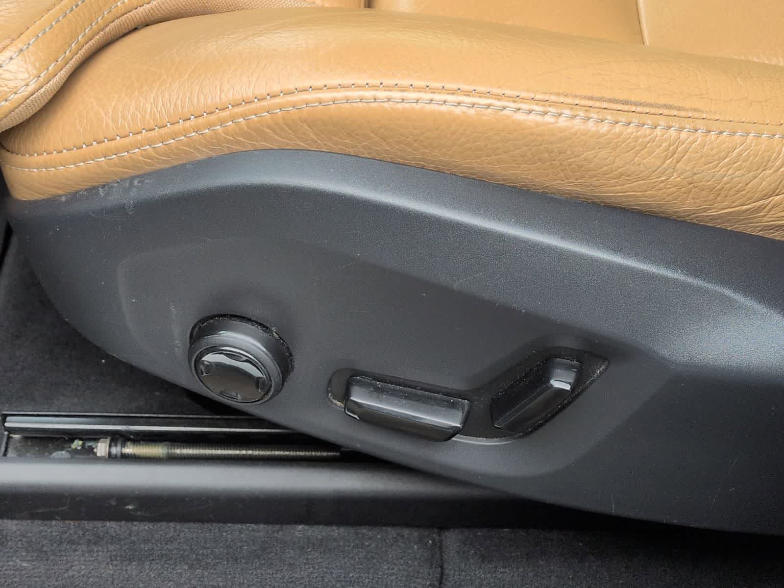 Thumbnail: 2018 Volvo XC60 - 18