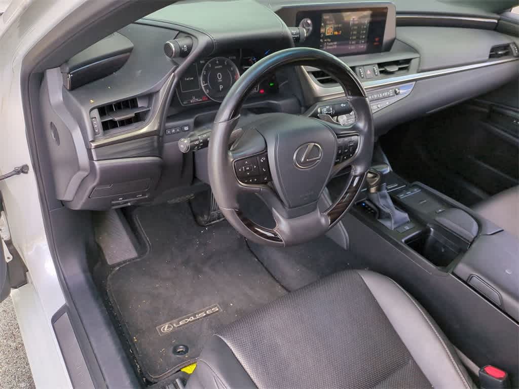 Thumbnail: 2021 Lexus ES - 10