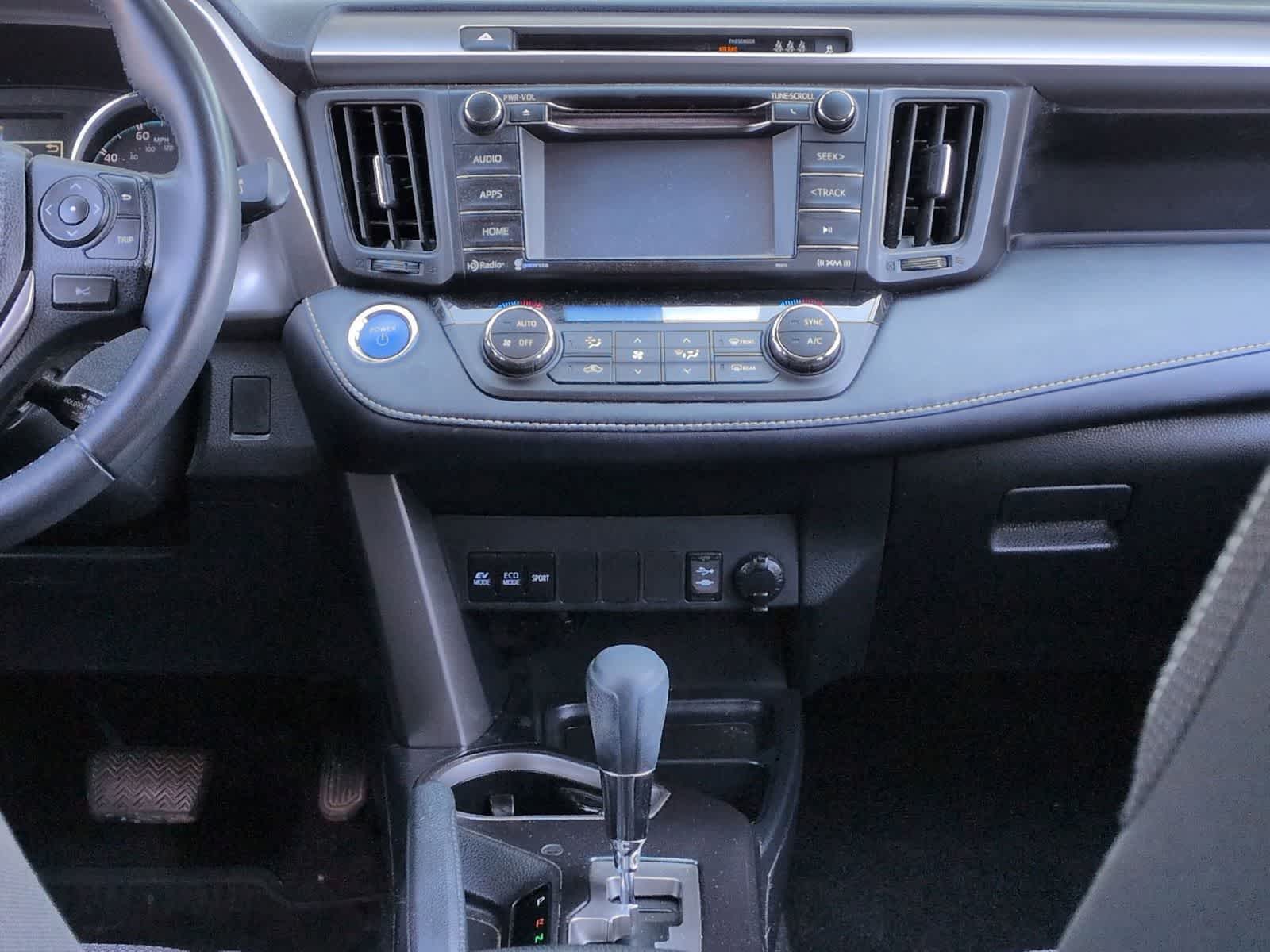 Thumbnail: 2018 Toyota RAV4 - 29