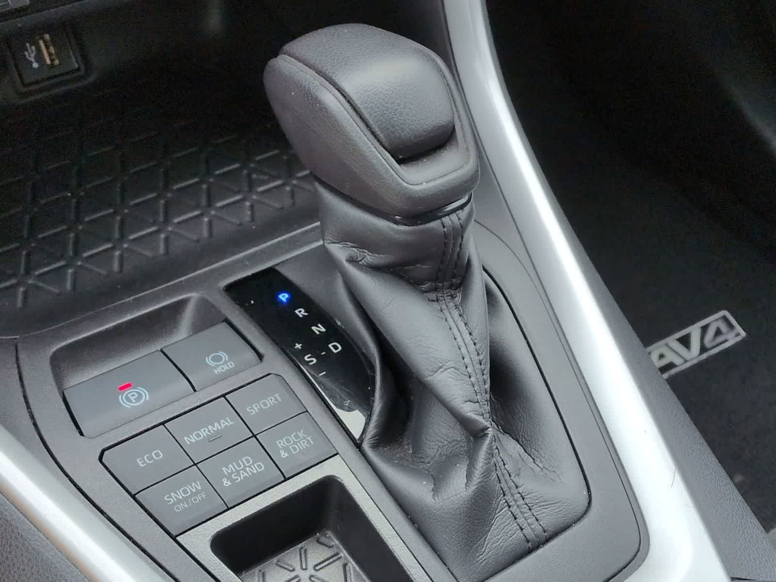 Thumbnail: 2024 Toyota RAV4 - 32