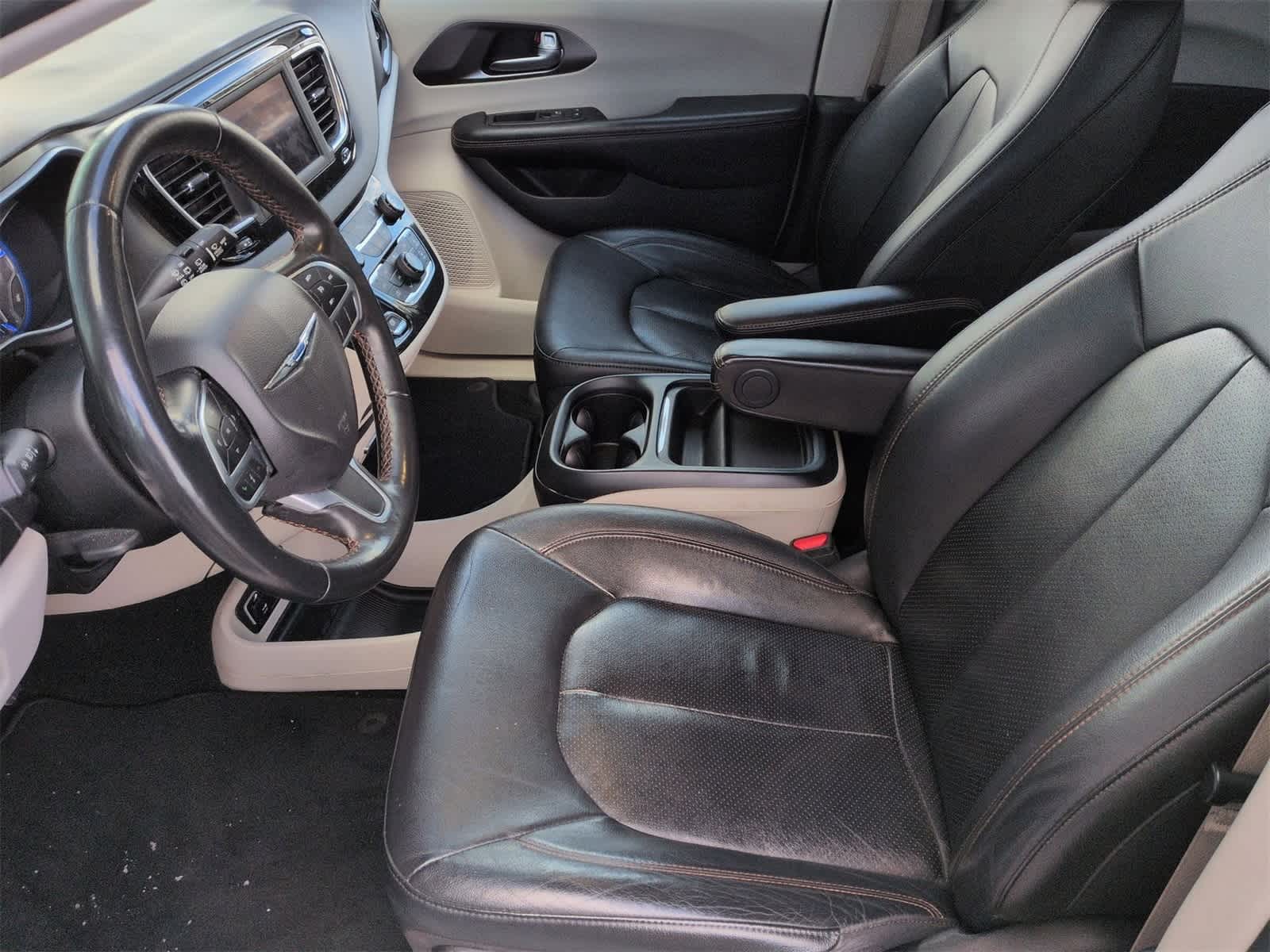 Thumbnail: 2020 Chrysler Pacifica - 17