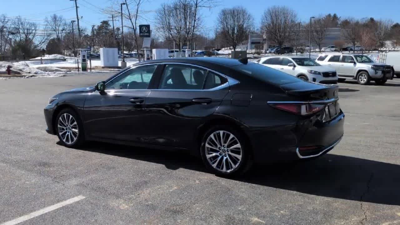 Thumbnail: 2021 Lexus ES - 6