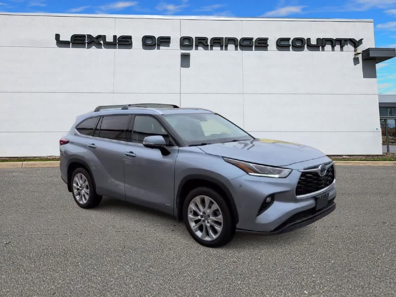 Thumbnail: 2023 Toyota Highlander - 2