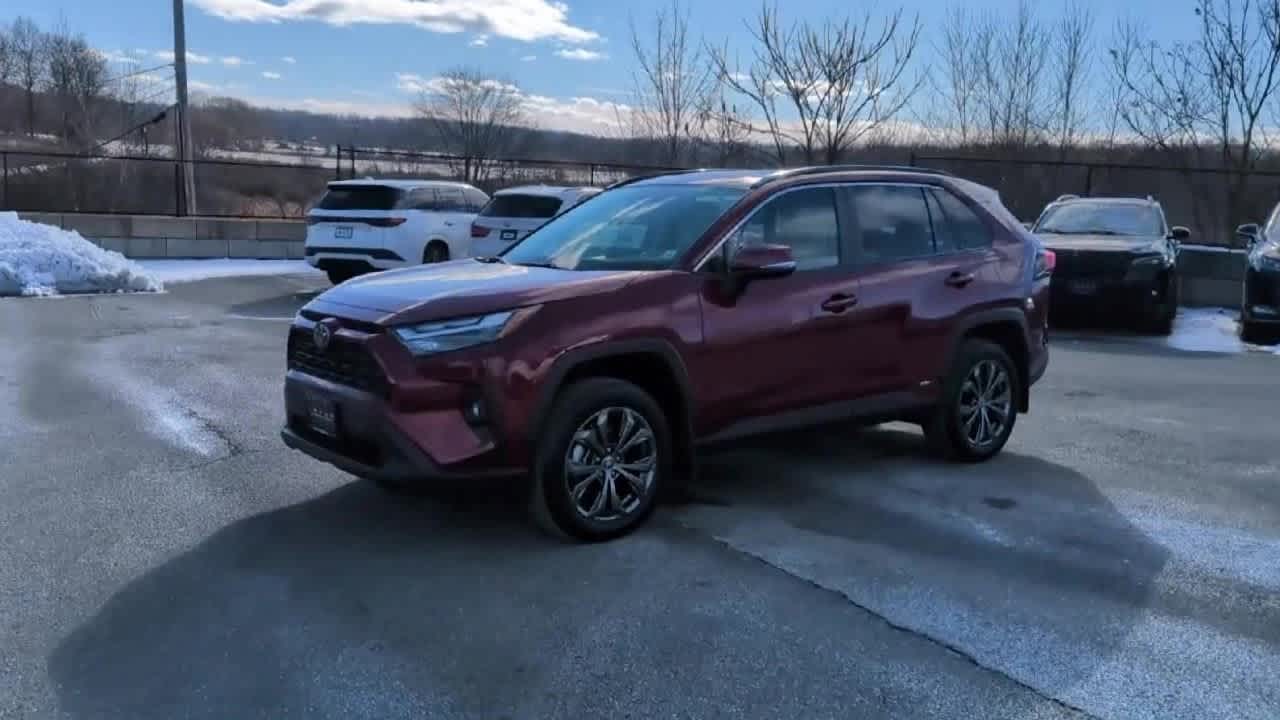 Thumbnail: 2022 Toyota RAV4 - 4