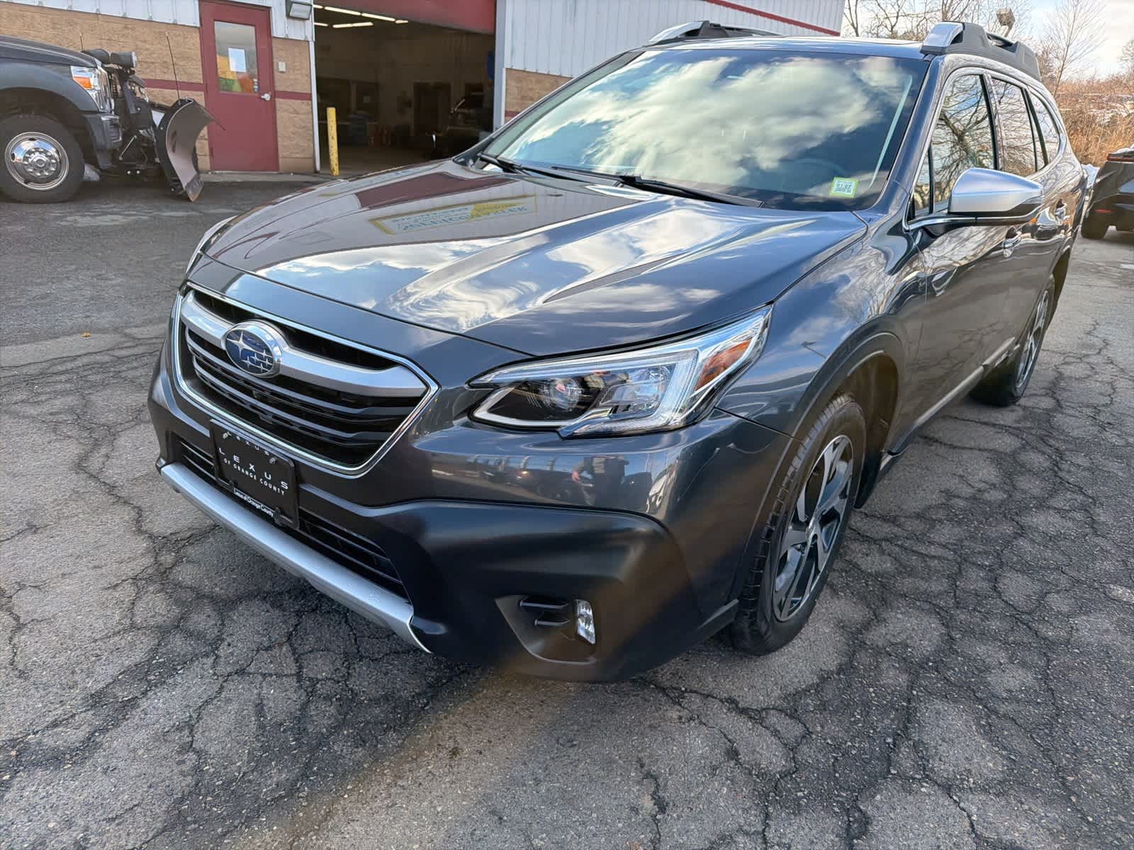 2022 Subaru Outback Touring's photo