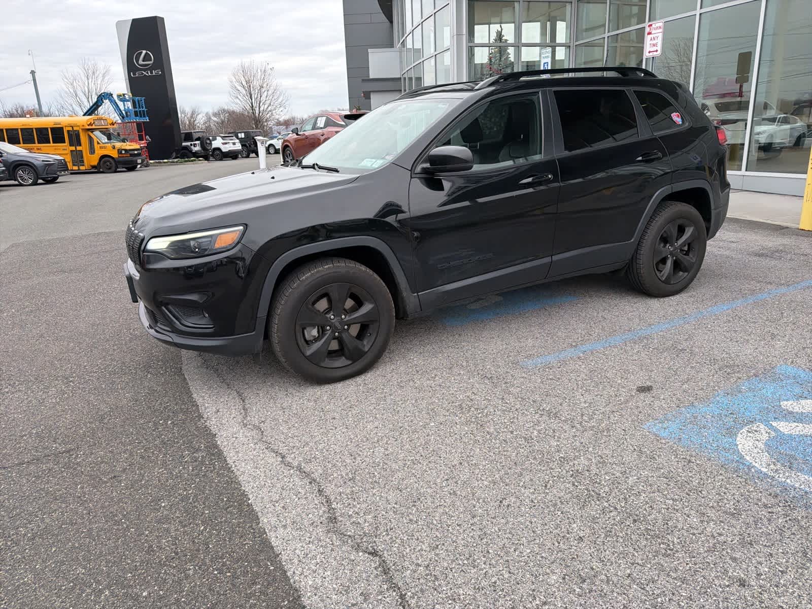 2019 Jeep Cherokee Latitude photo 2