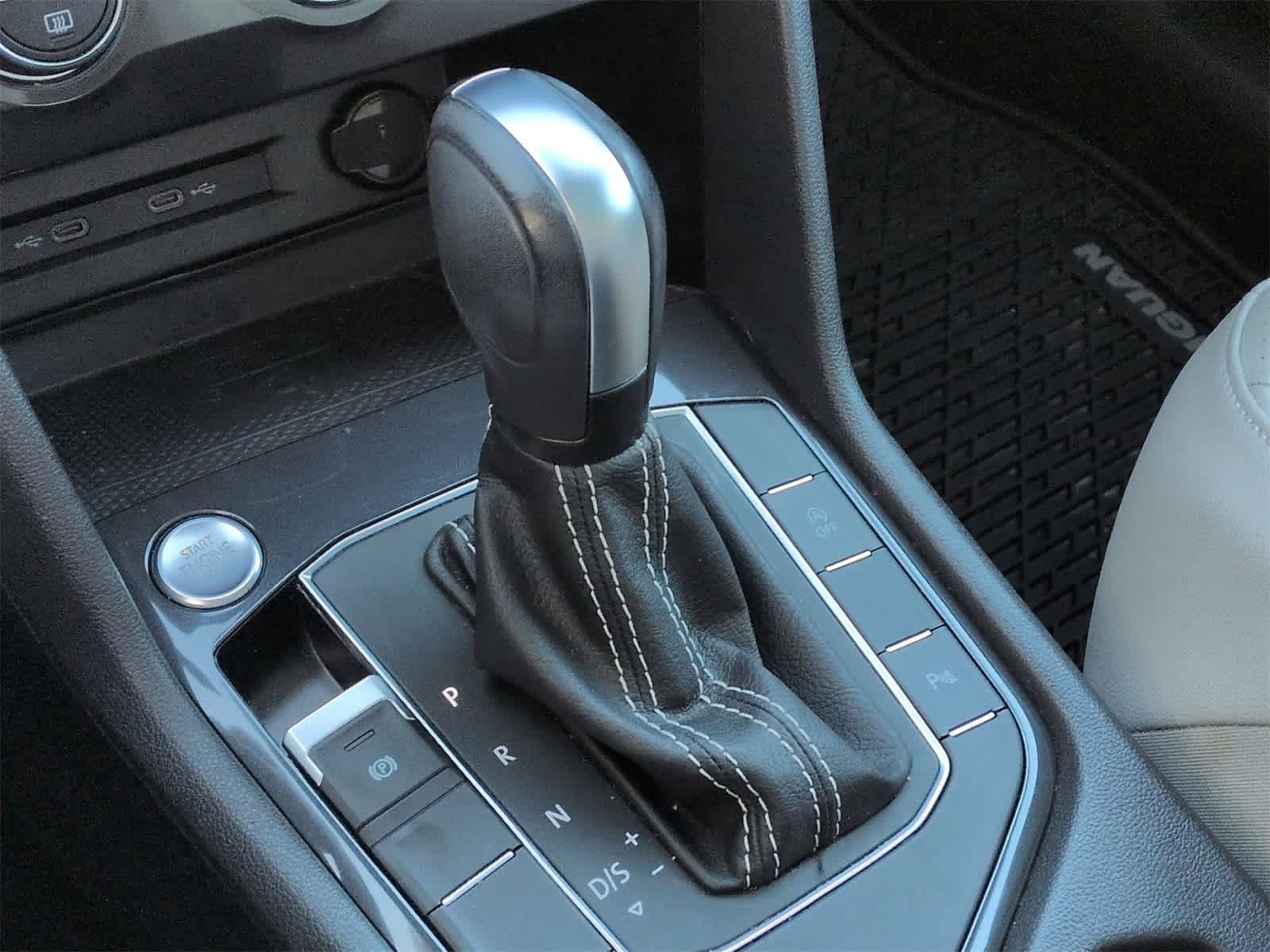 Thumbnail: 2021 Volkswagen Tiguan - 34