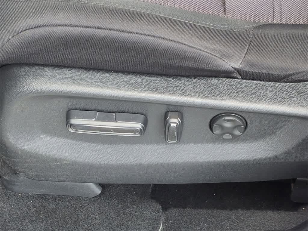 Thumbnail: 2019 Honda CR-V - 17