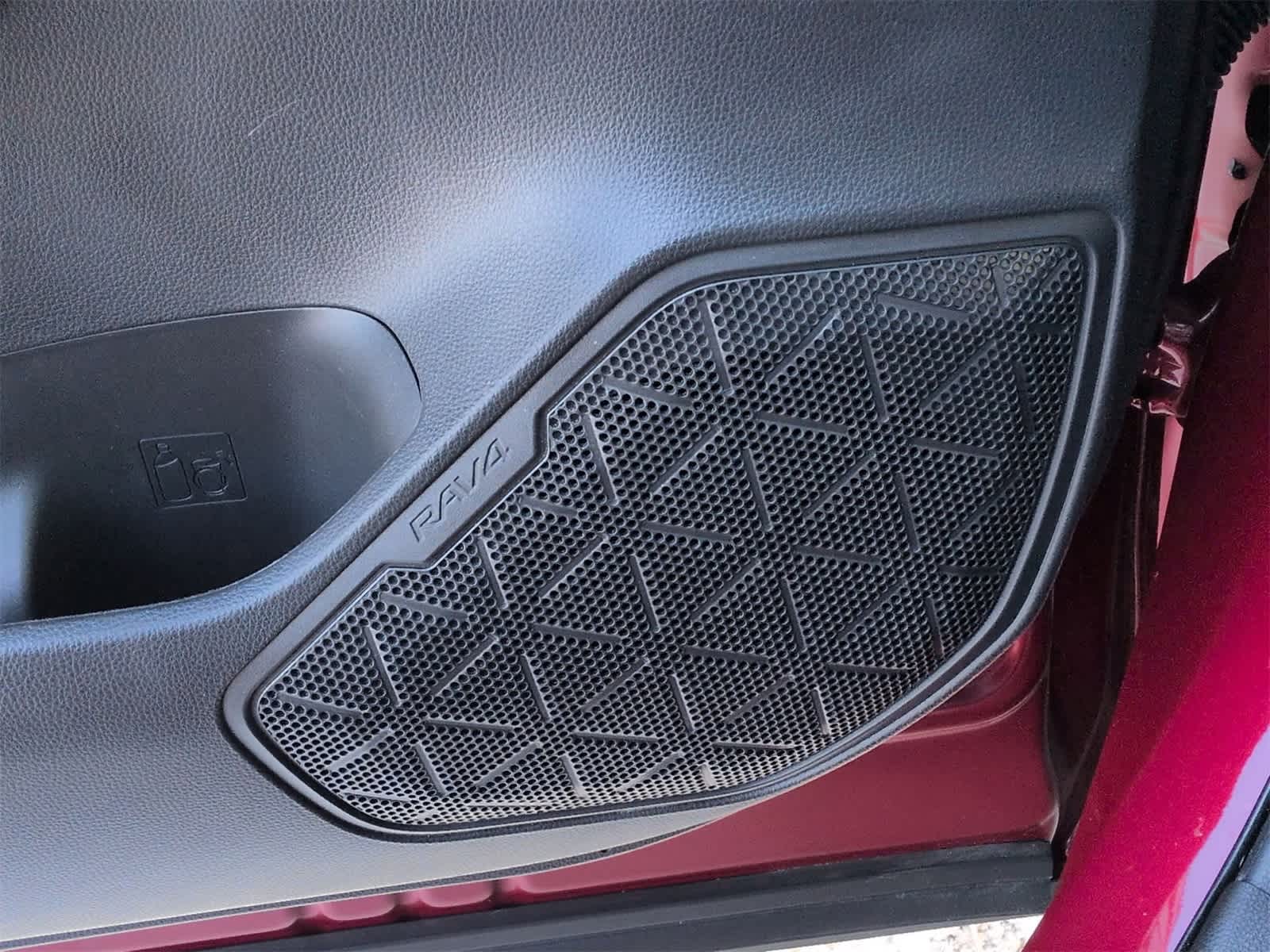 Thumbnail: 2022 Toyota RAV4 - 32