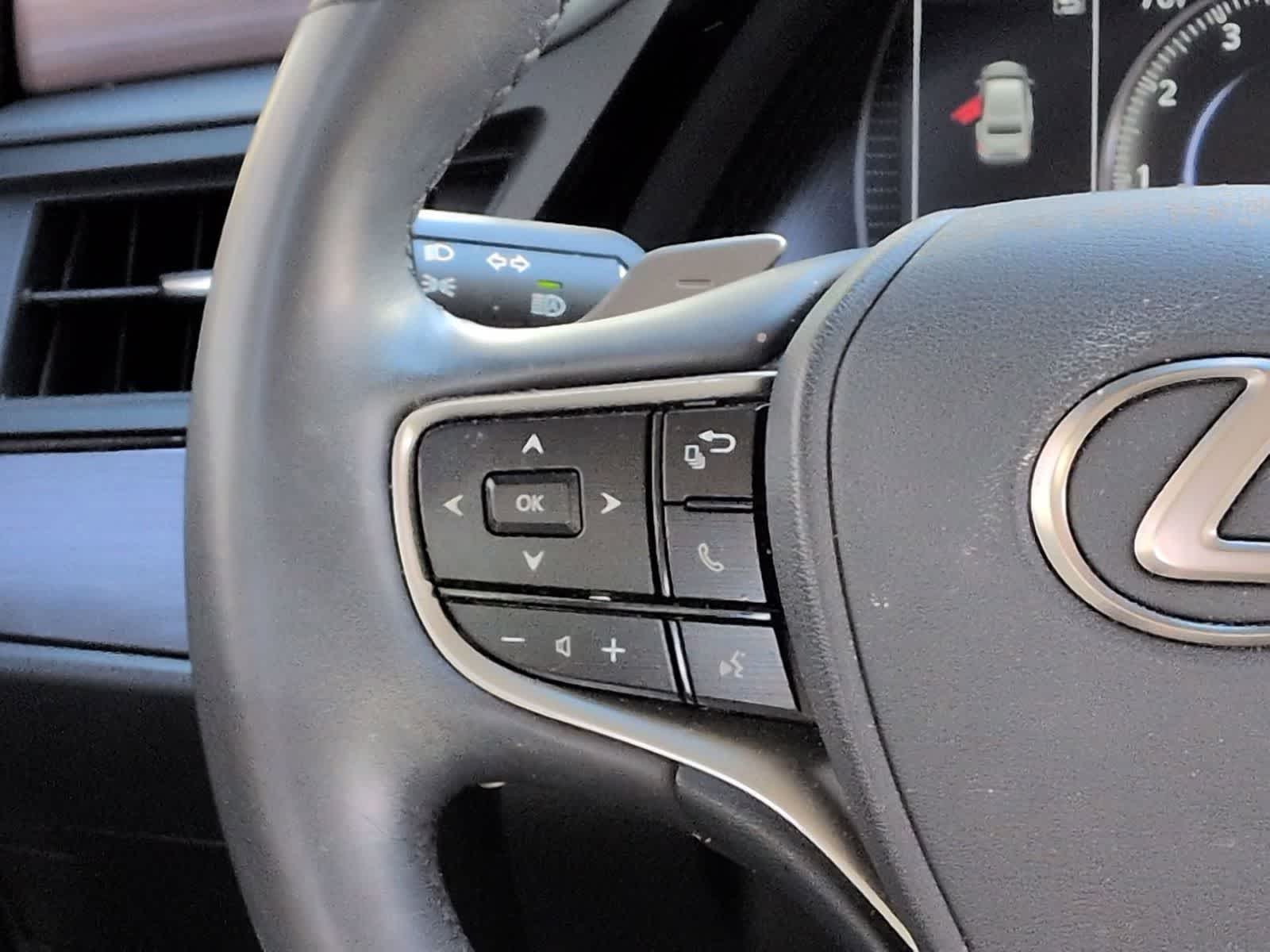 Thumbnail: 2023 Lexus ES - 26
