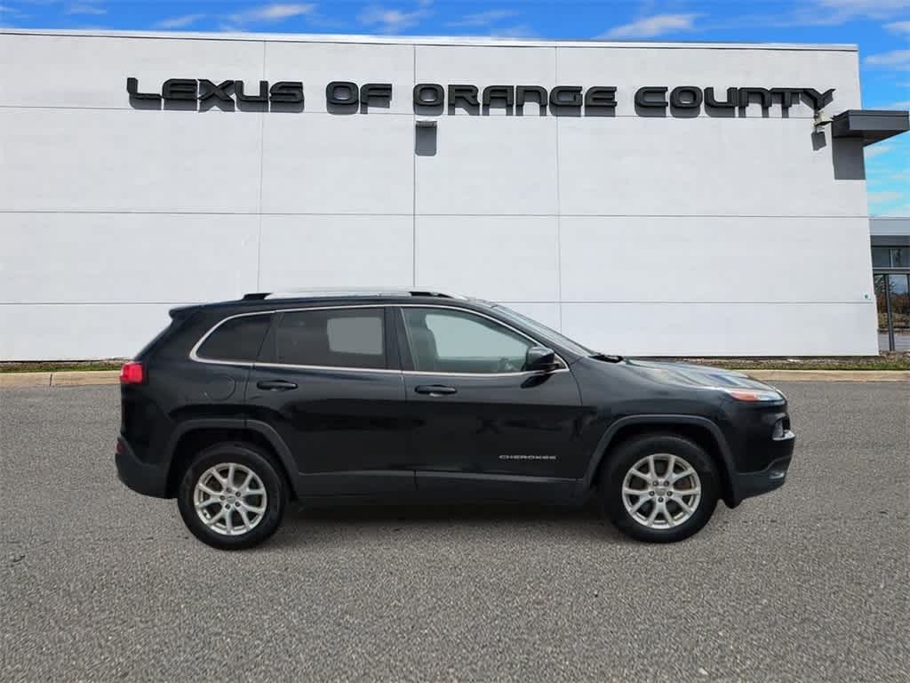 Thumbnail: 2016 Jeep Cherokee - 9