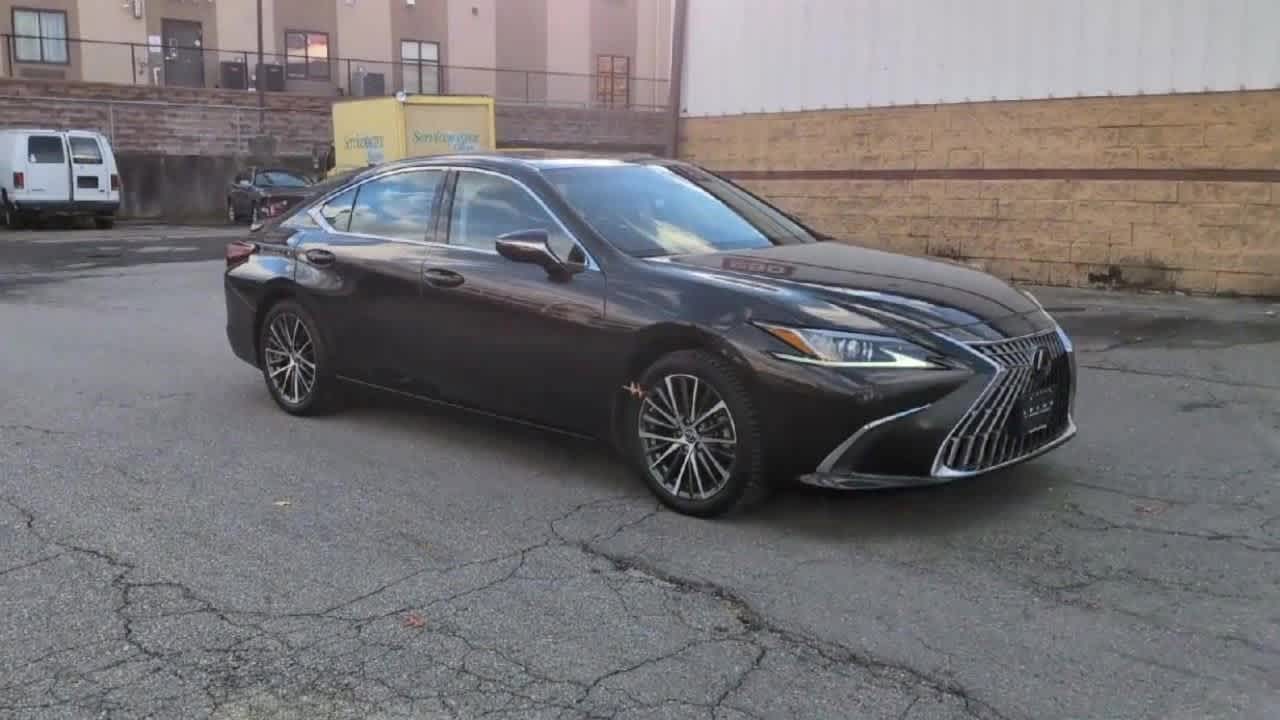 Thumbnail: 2023 Lexus ES - 2