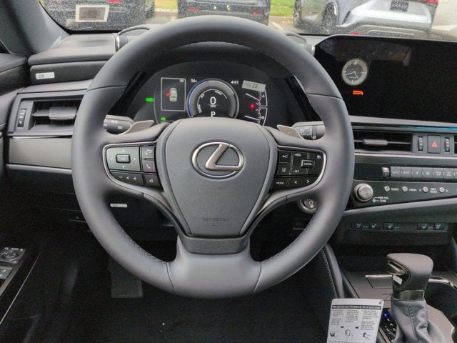 Thumbnail: 2025 Lexus ES - 25