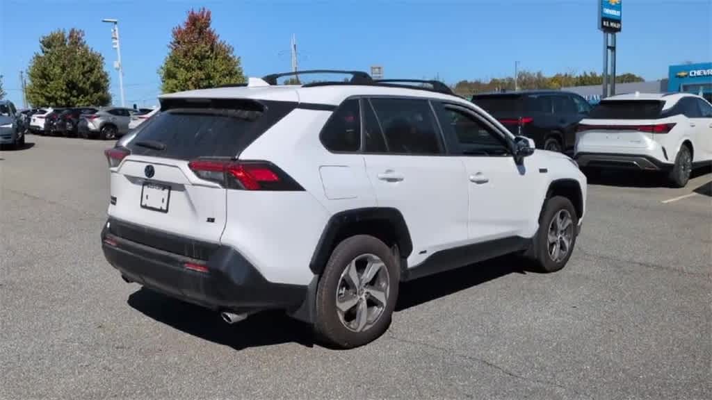 Thumbnail: 2022 Toyota RAV4 - 8