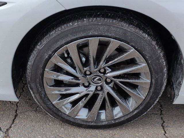 Thumbnail: 2025 Lexus ES - 14