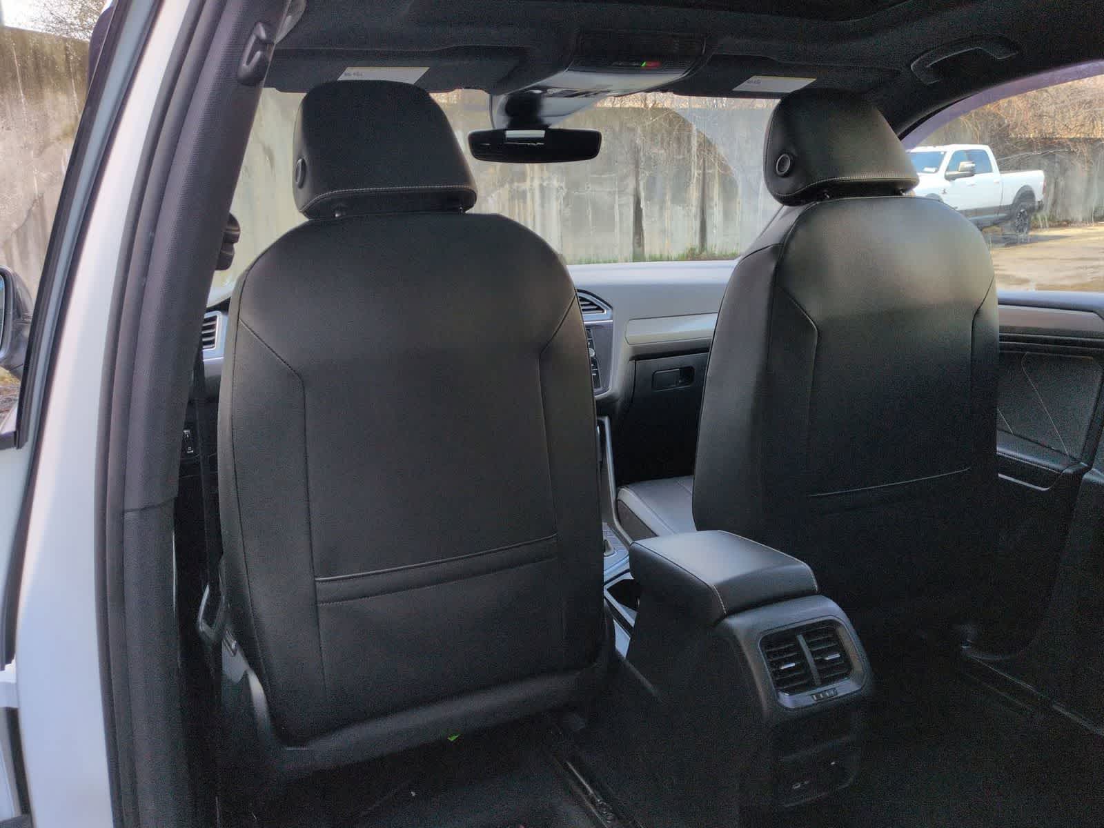 Thumbnail: 2022 Volkswagen Tiguan - 19