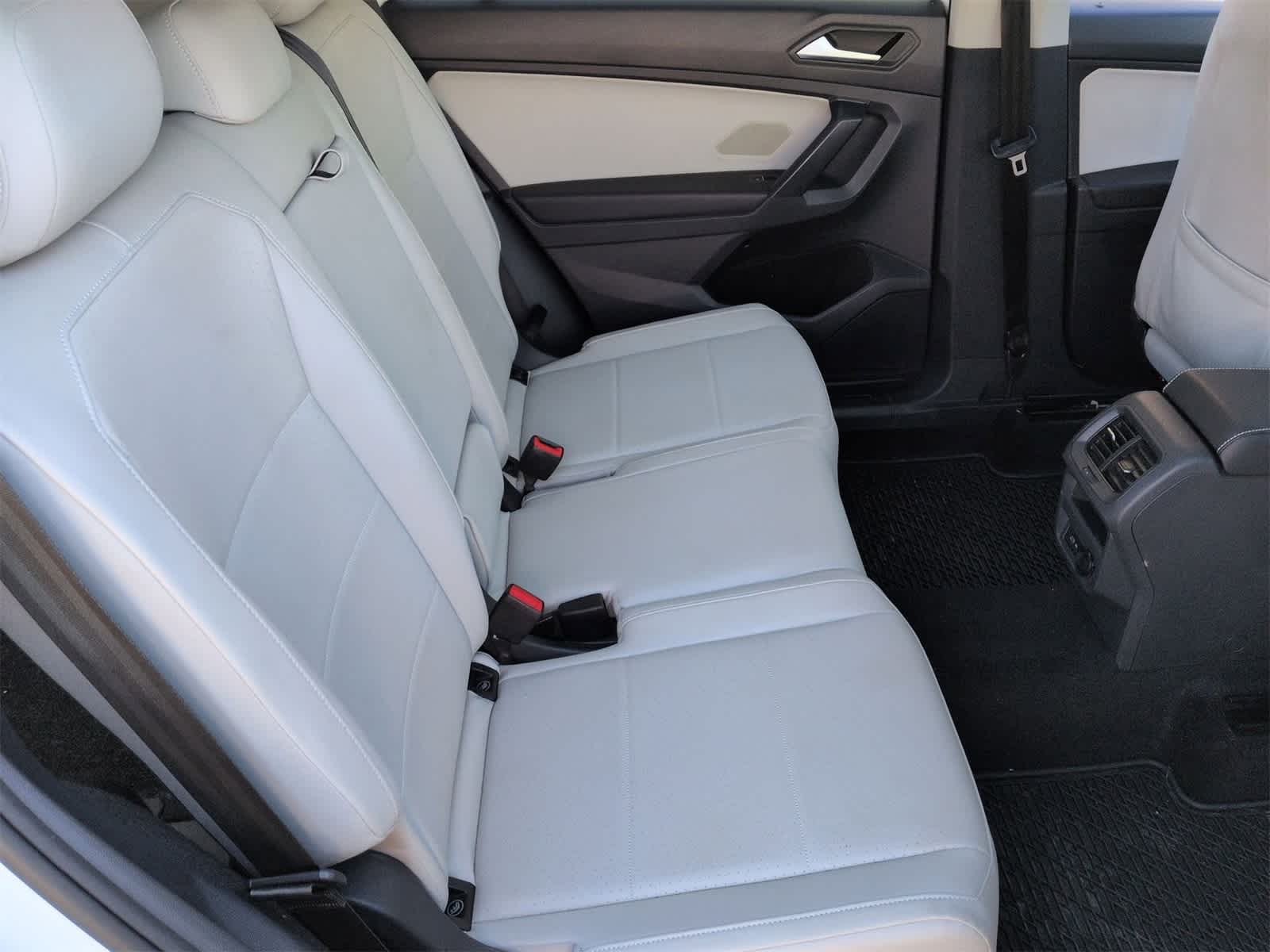 Thumbnail: 2021 Volkswagen Tiguan - 22