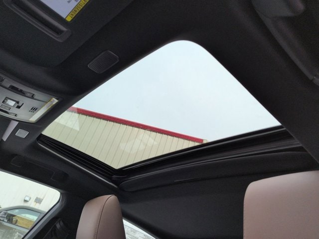 Thumbnail: 2025 Lexus ES - 20