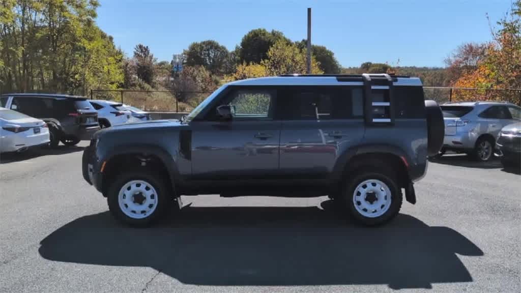 Thumbnail: 2020 Land Rover Defender - 5