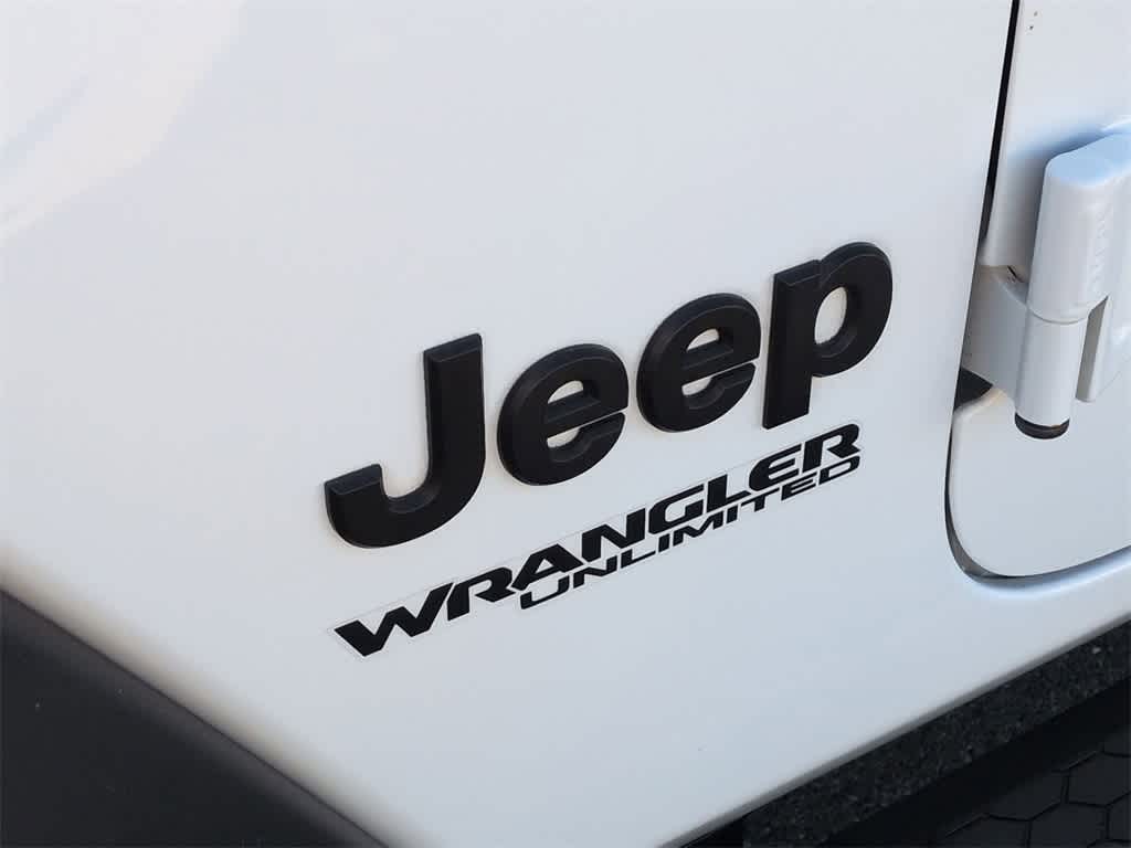 Thumbnail: 2022 Jeep Wrangler - 13