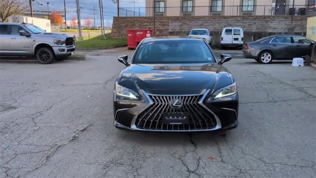 2023 Lexus ES 350 photo 2