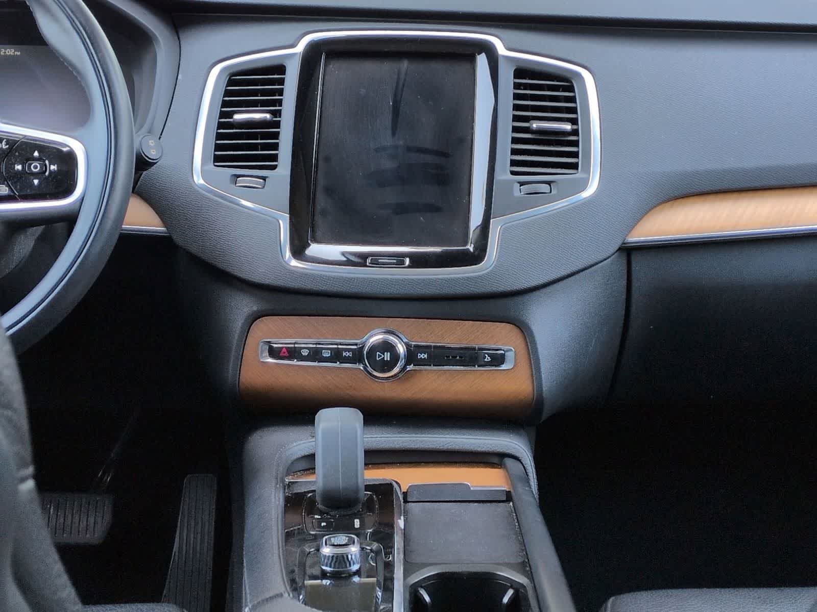 Thumbnail: 2022 Volvo XC90 - 30