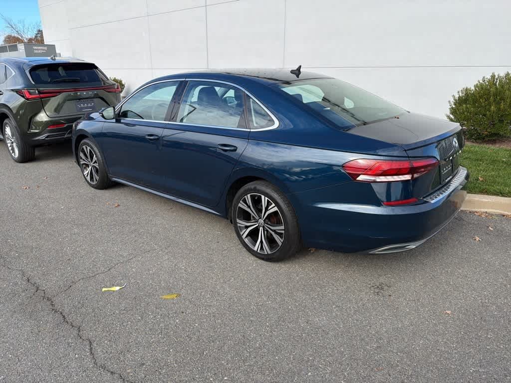 Used 2022 Volkswagen Passat 2.0T SE Sedan