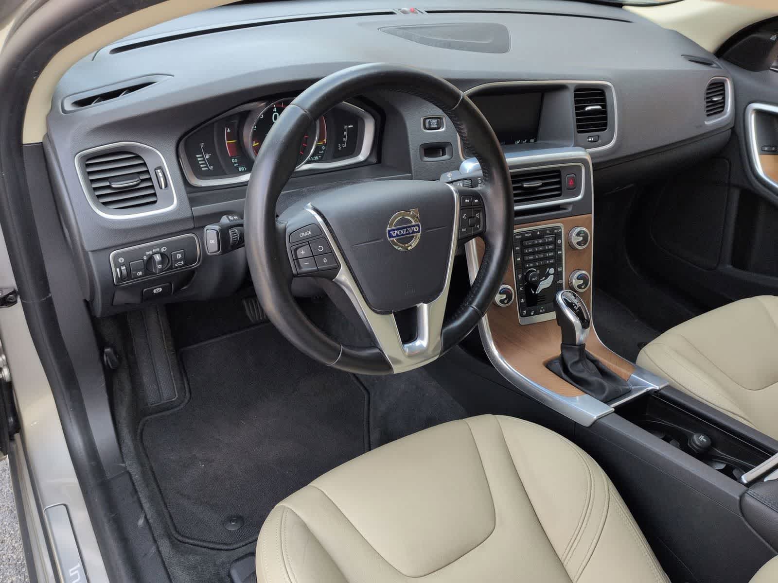 Thumbnail: 2016 Volvo S60 - 10